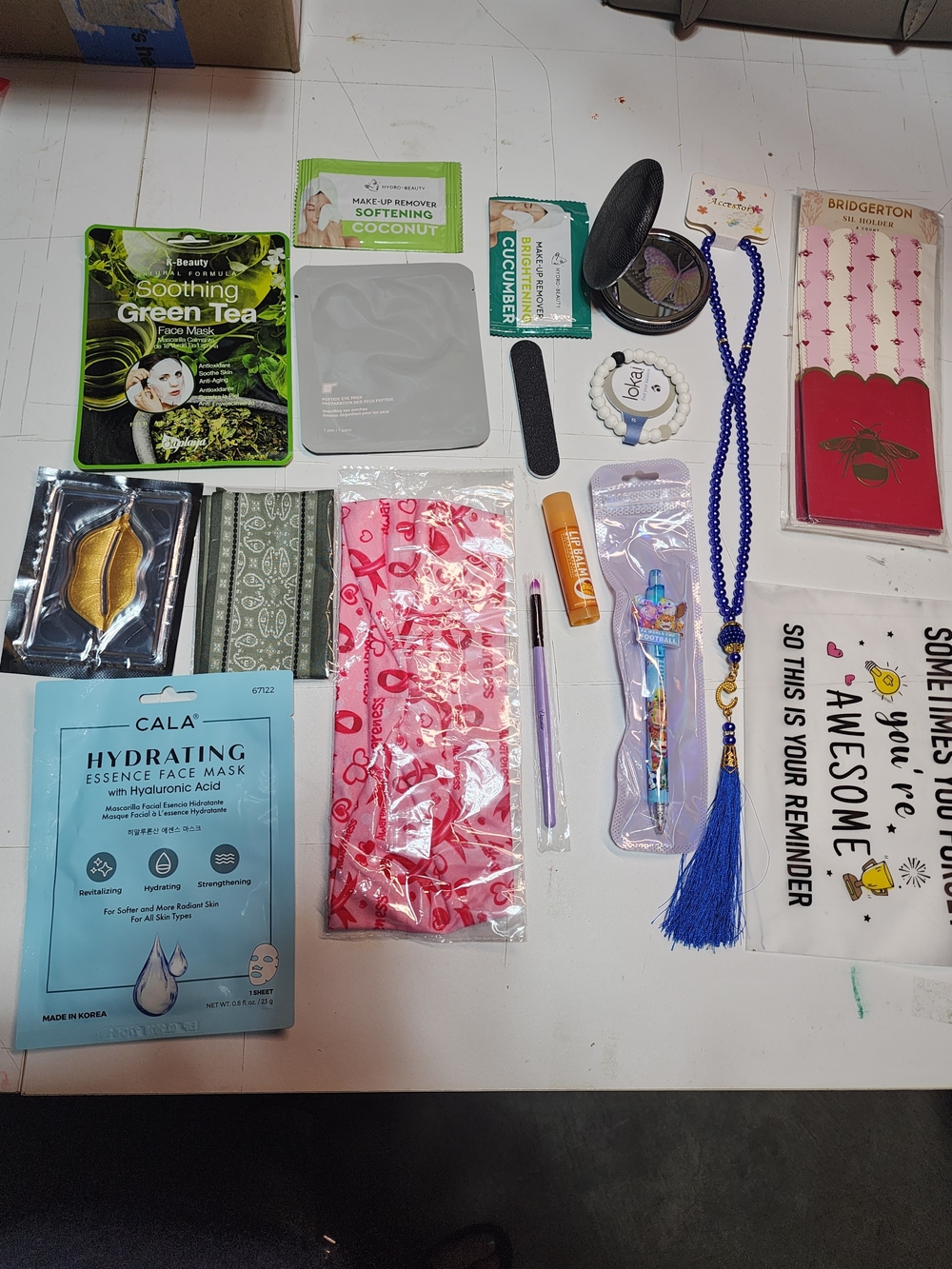 Beauty & Accessory Gift Assortment NWT #24